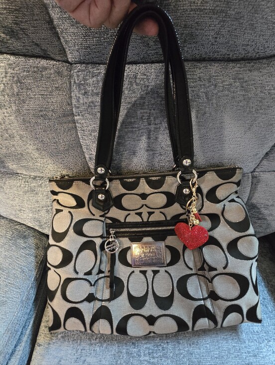 Coach Handbags - Coach Poppy 17.5x13x7 EUC Black Silver Signature Patterned Tote